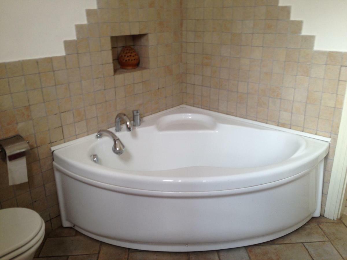 Appia Park Apartament 10 Min Dal Colosseo 罗马 外观 照片